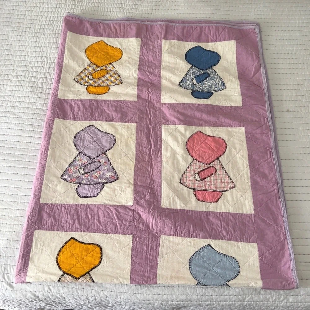 Vintage Antique Sunbonnet Sue Quilt Hand Quilted Embroidered Feedsacks Lavender